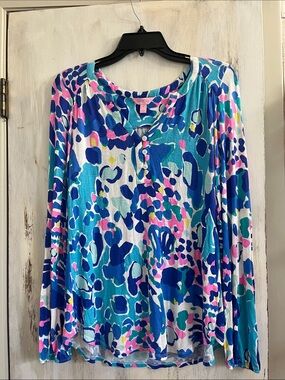 Lilly Pulitzer long-sleeve V-neck top Sz Sm